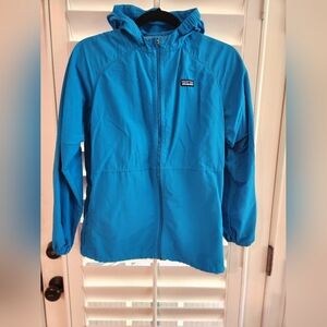 PATAGONIA l LIGHTWEIGHT, RAIN RESISTANT HOODED JACKET